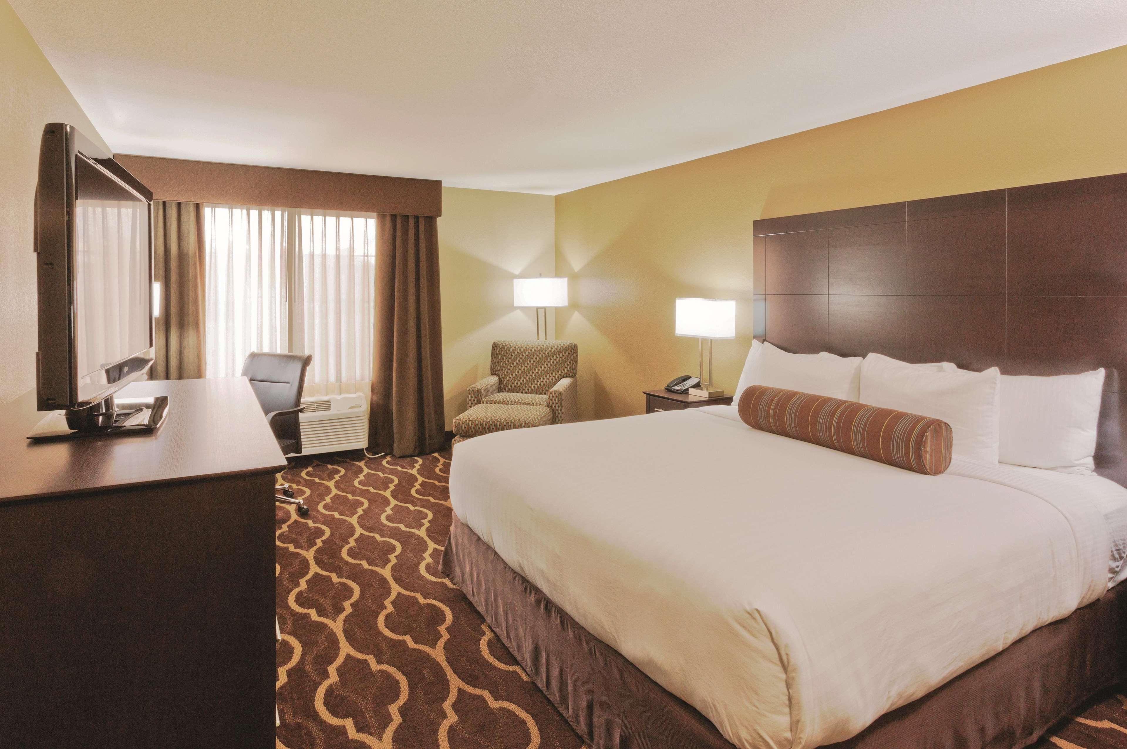 La Quinta Inn & Suites By Wyndham Lv Tropicana Stadium Las Vegas Ngoại thất bức ảnh