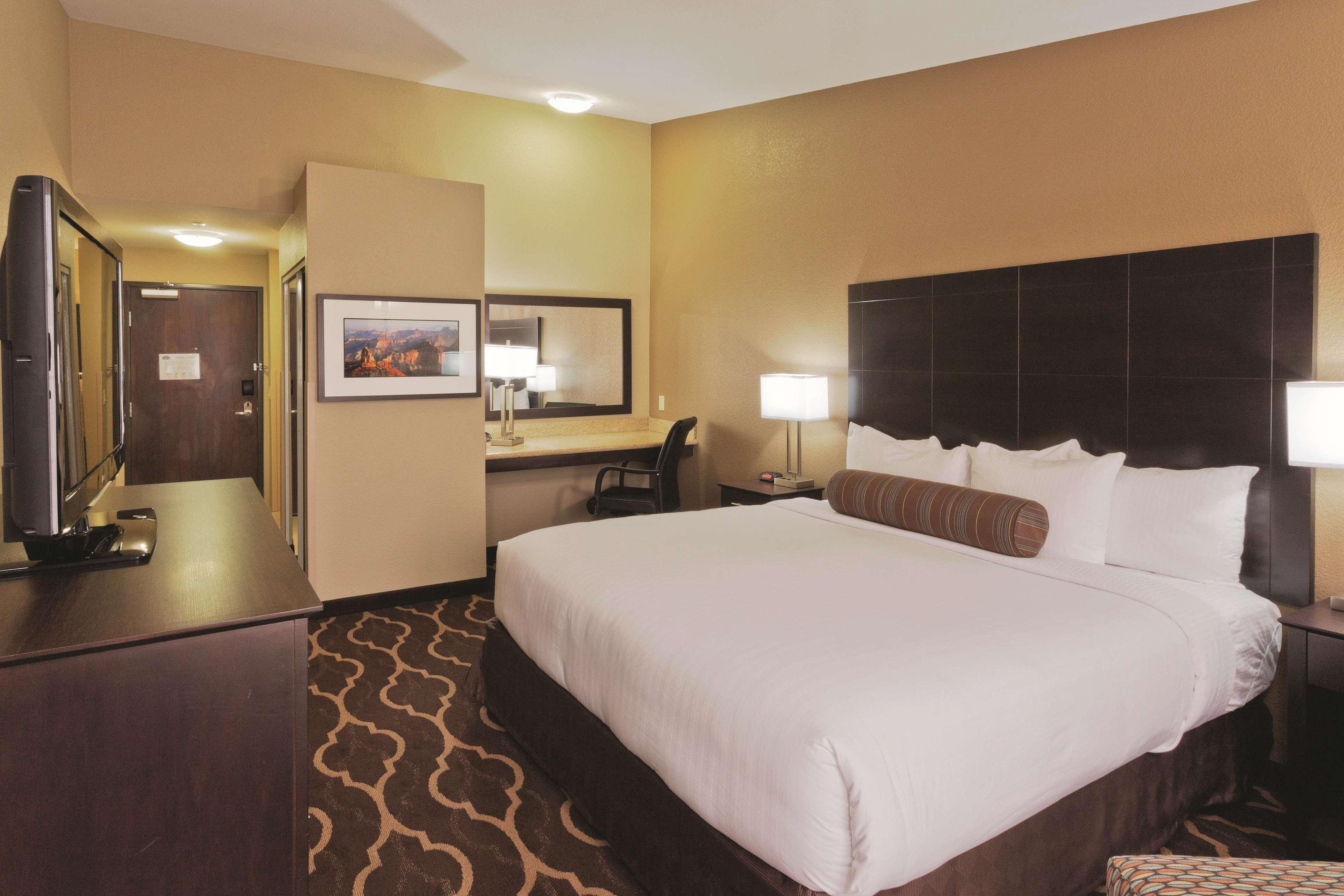 La Quinta Inn & Suites By Wyndham Lv Tropicana Stadium Las Vegas Ngoại thất bức ảnh