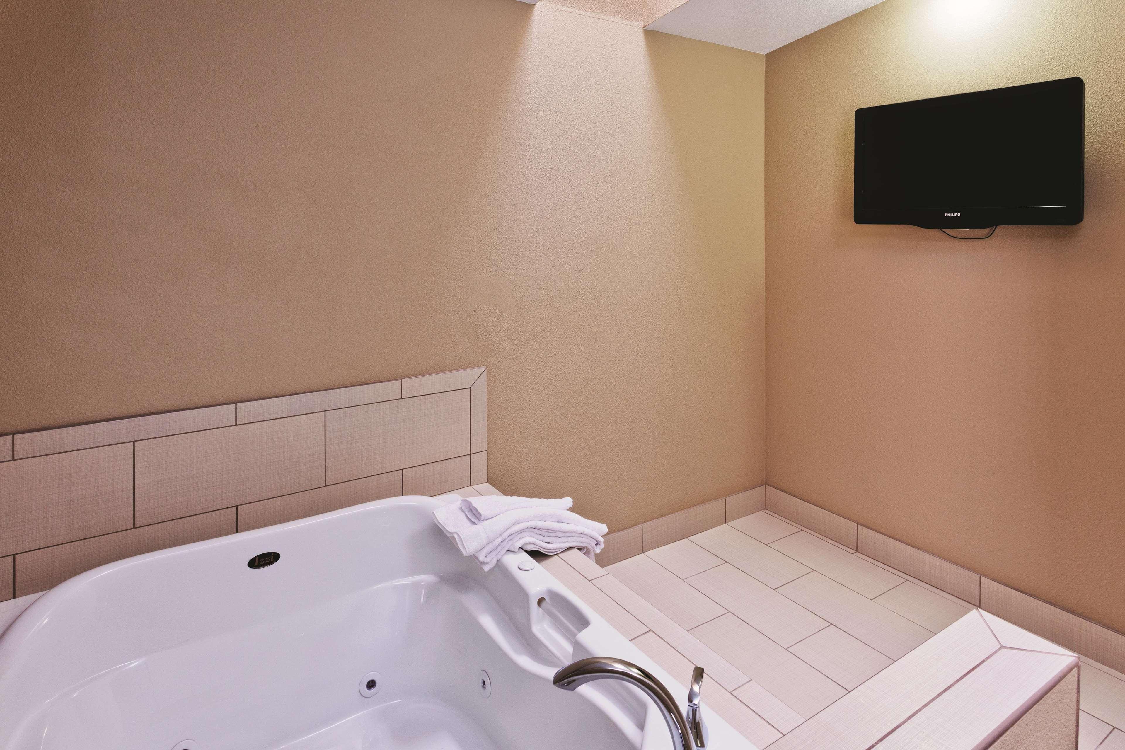 La Quinta Inn & Suites By Wyndham Lv Tropicana Stadium Las Vegas Ngoại thất bức ảnh
