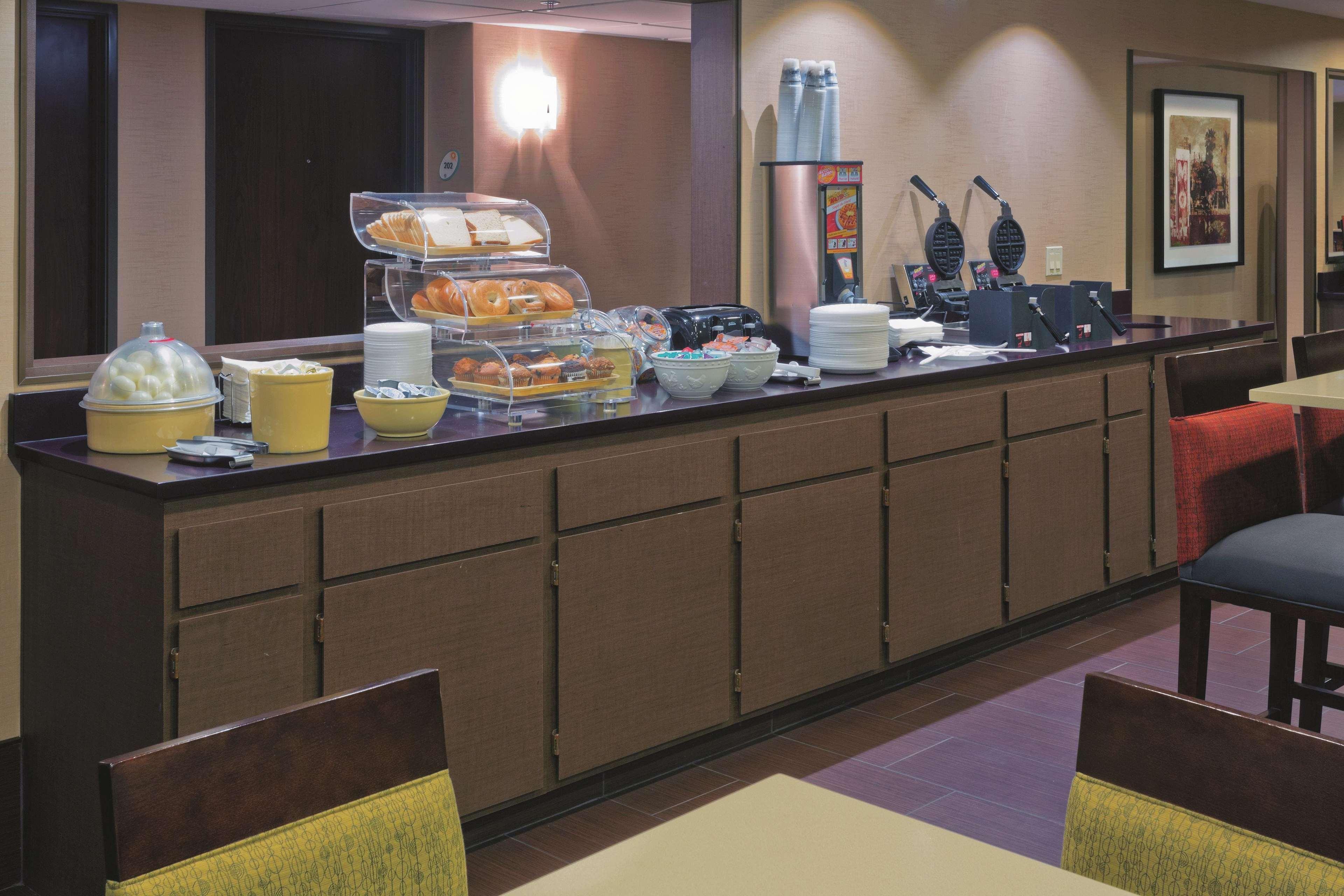 La Quinta Inn & Suites By Wyndham Lv Tropicana Stadium Las Vegas Ngoại thất bức ảnh