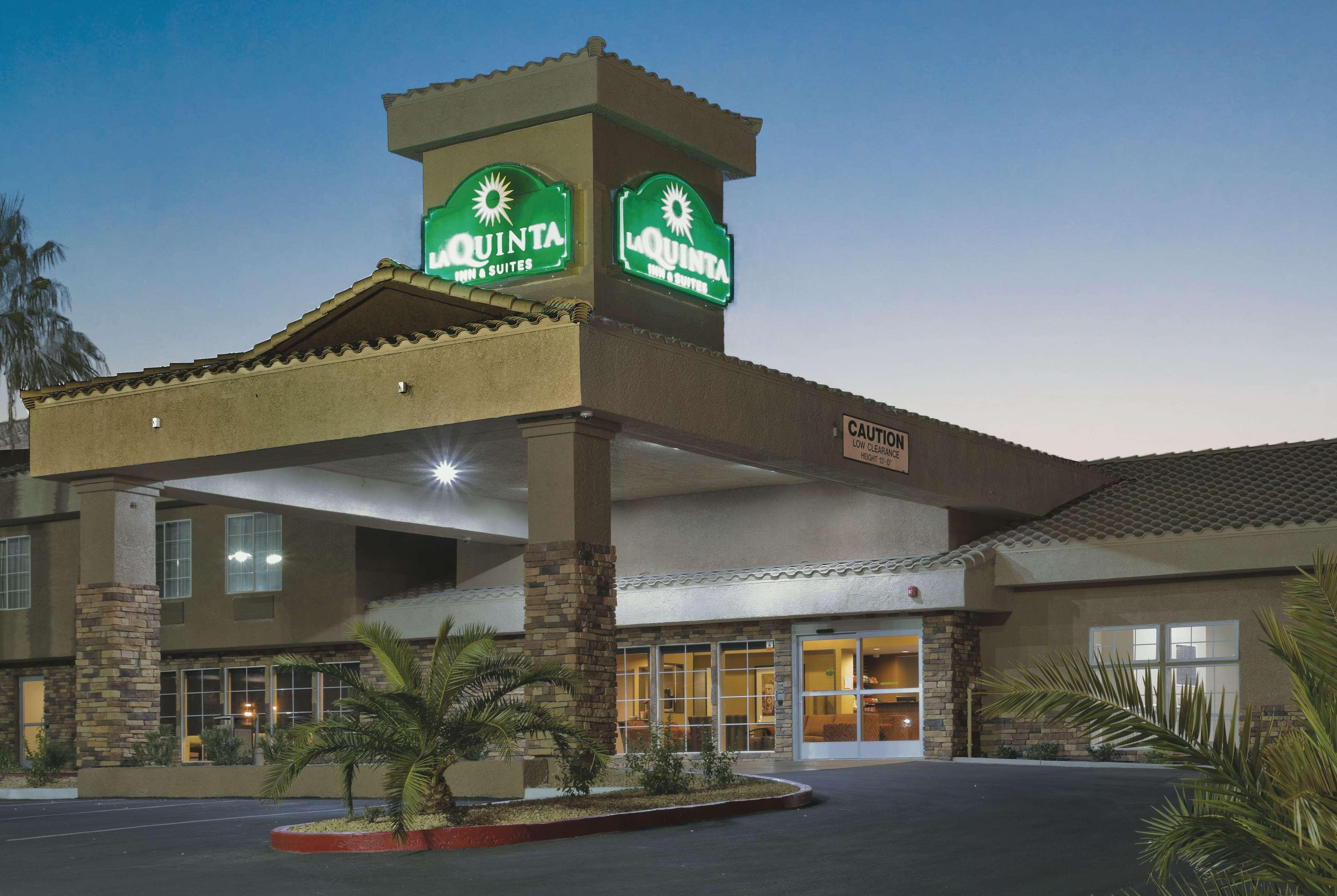 La Quinta Inn & Suites By Wyndham Lv Tropicana Stadium Las Vegas Ngoại thất bức ảnh