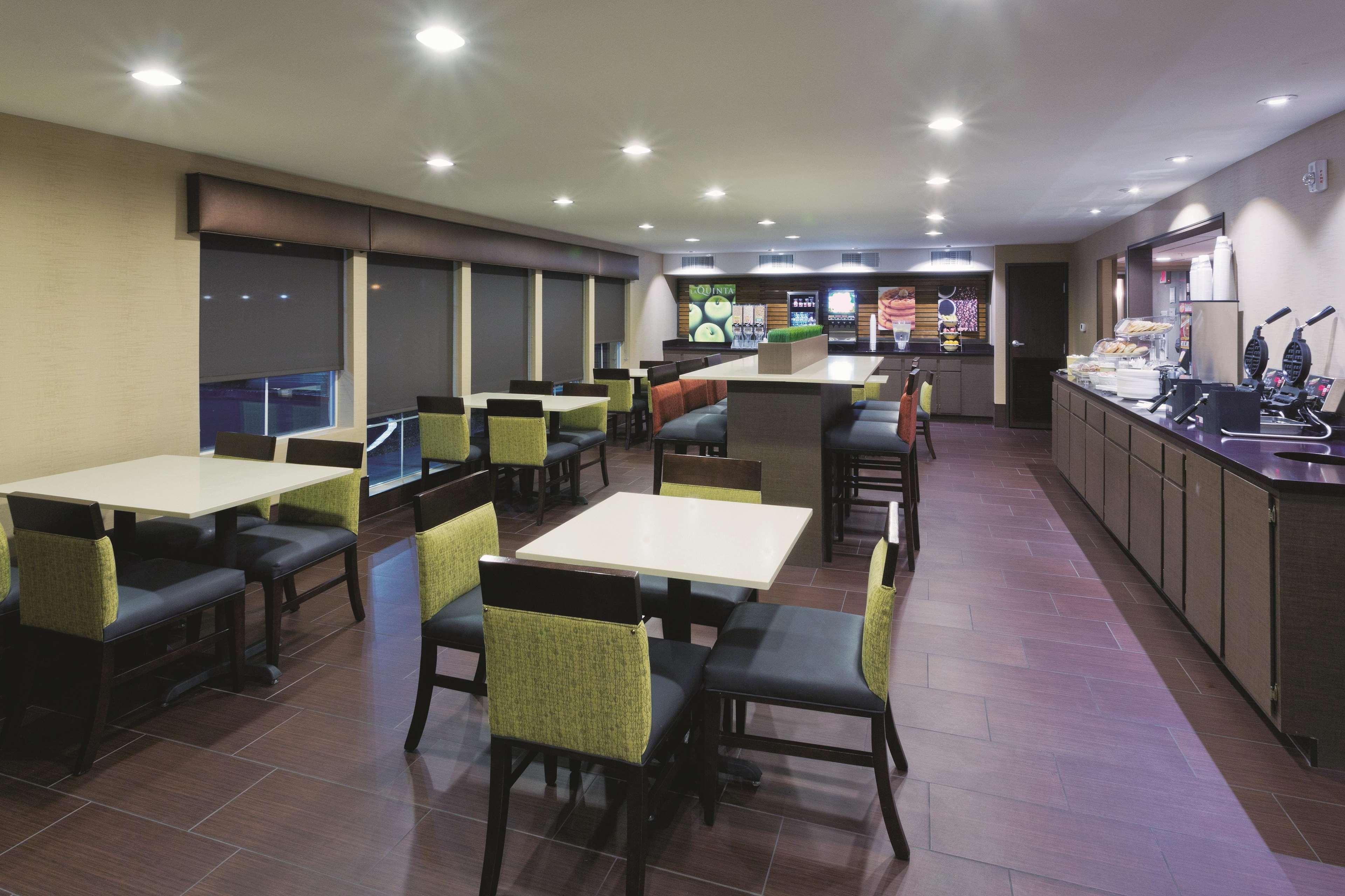 La Quinta Inn & Suites By Wyndham Lv Tropicana Stadium Las Vegas Ngoại thất bức ảnh