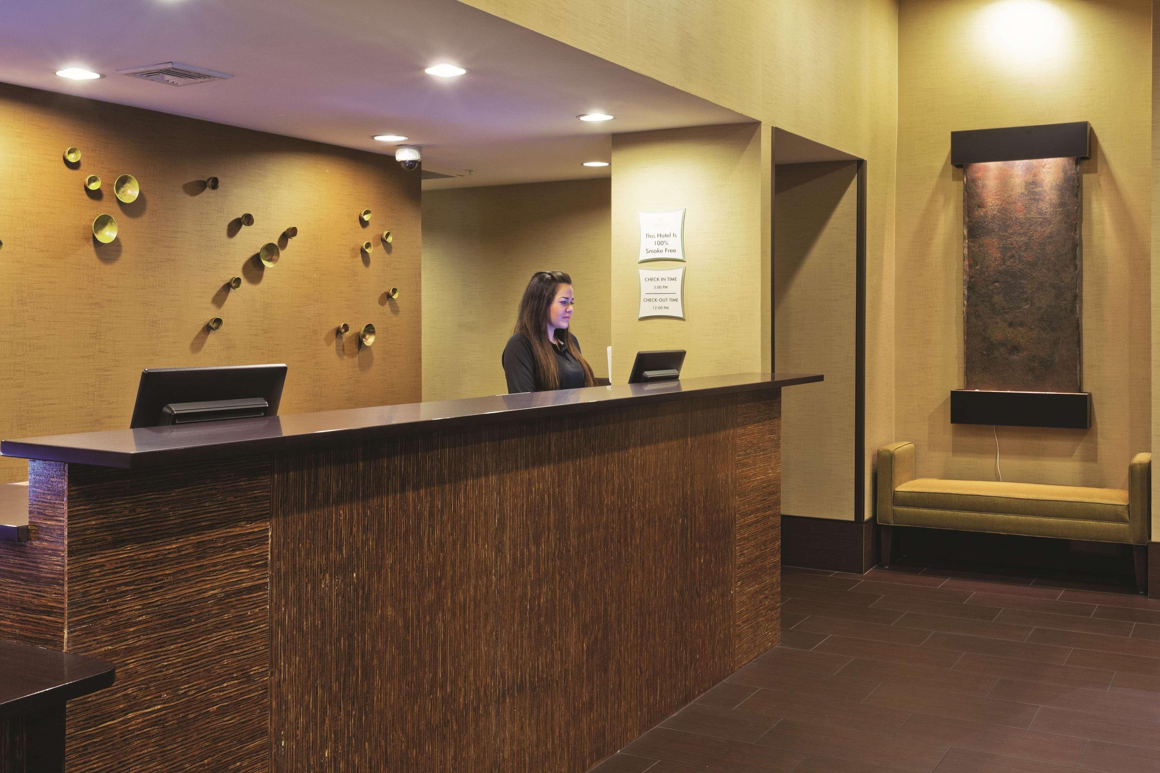 La Quinta Inn & Suites By Wyndham Lv Tropicana Stadium Las Vegas Ngoại thất bức ảnh