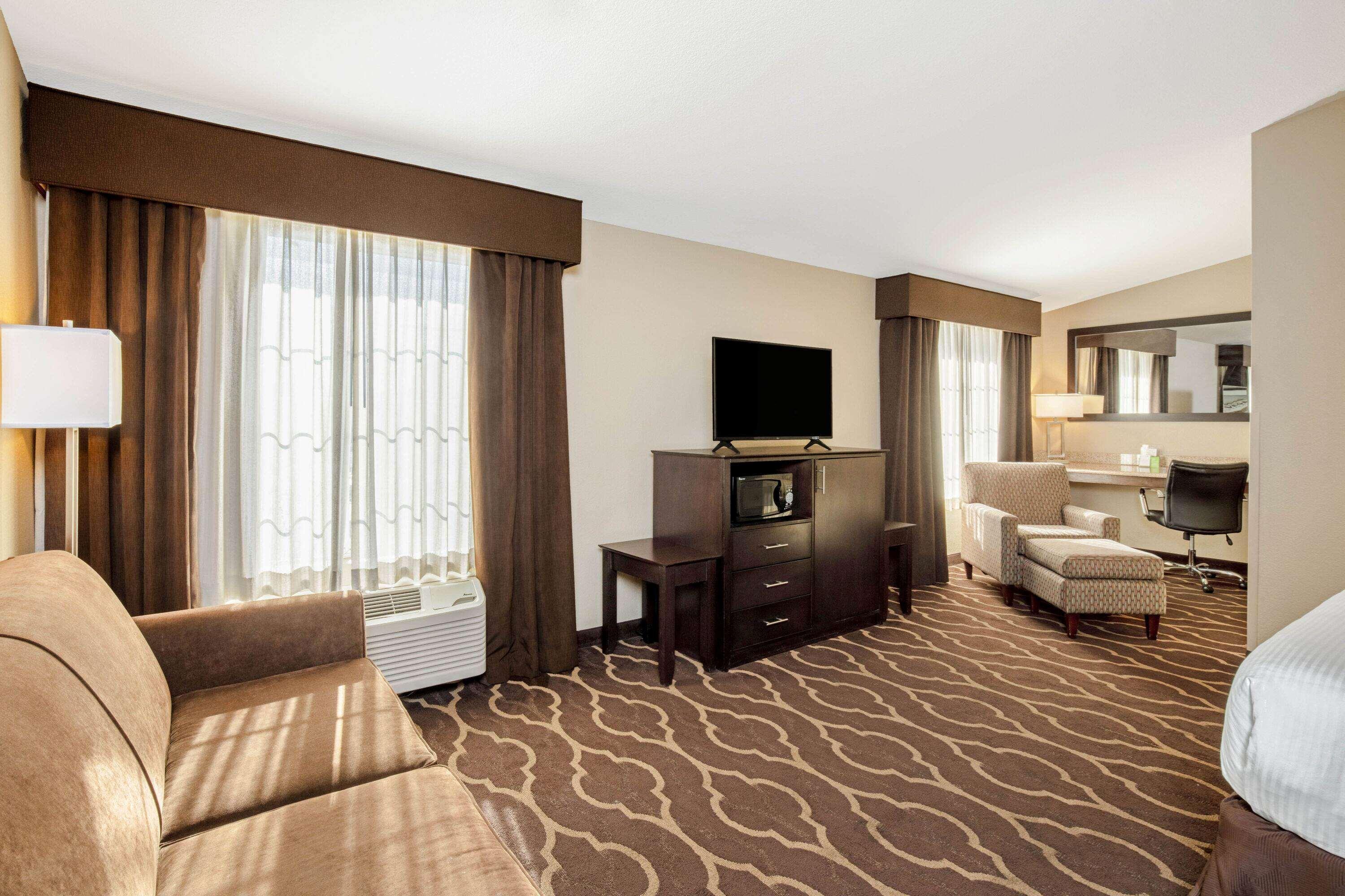 La Quinta Inn & Suites By Wyndham Lv Tropicana Stadium Las Vegas Ngoại thất bức ảnh
