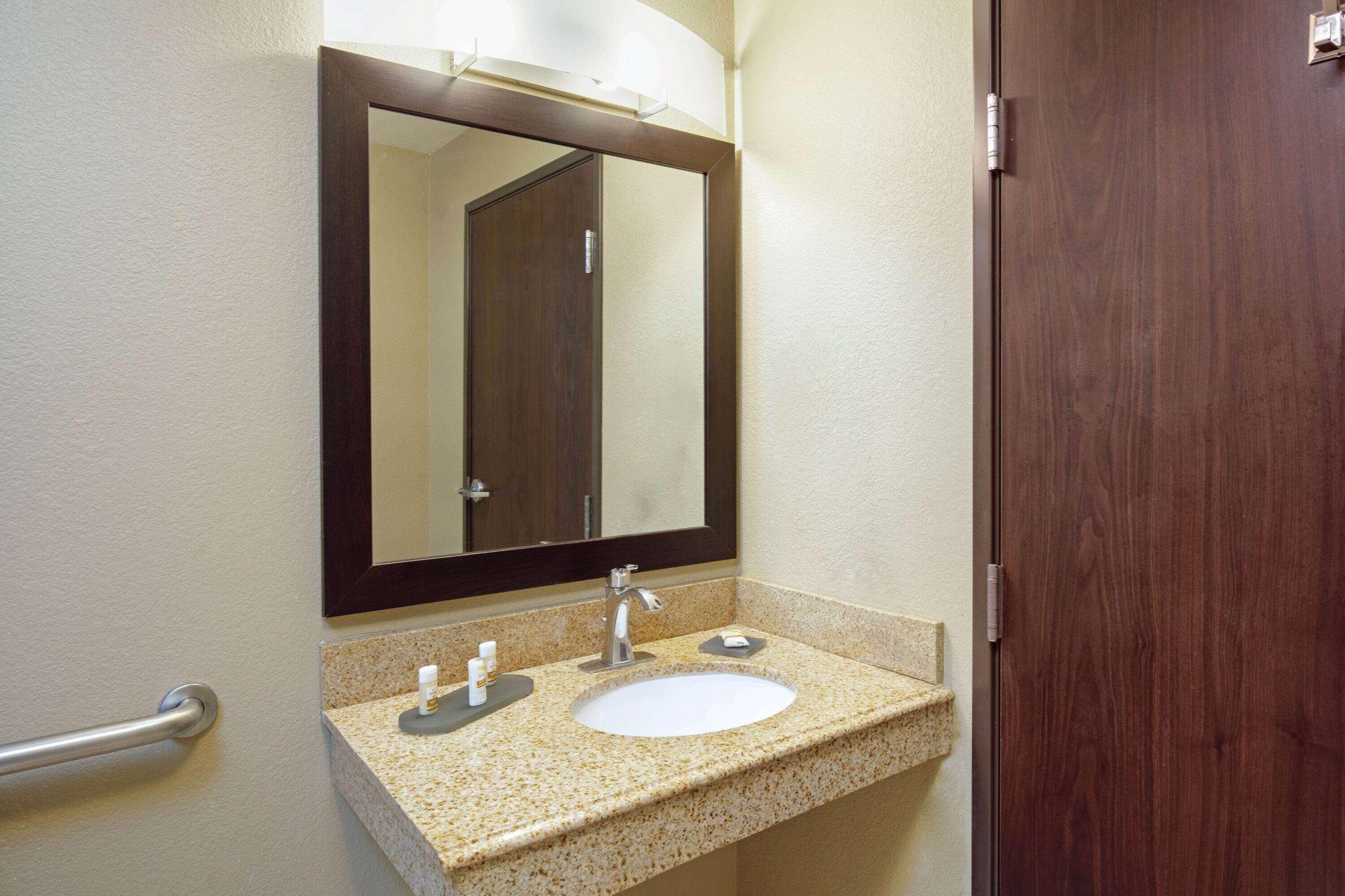 La Quinta Inn & Suites By Wyndham Lv Tropicana Stadium Las Vegas Ngoại thất bức ảnh