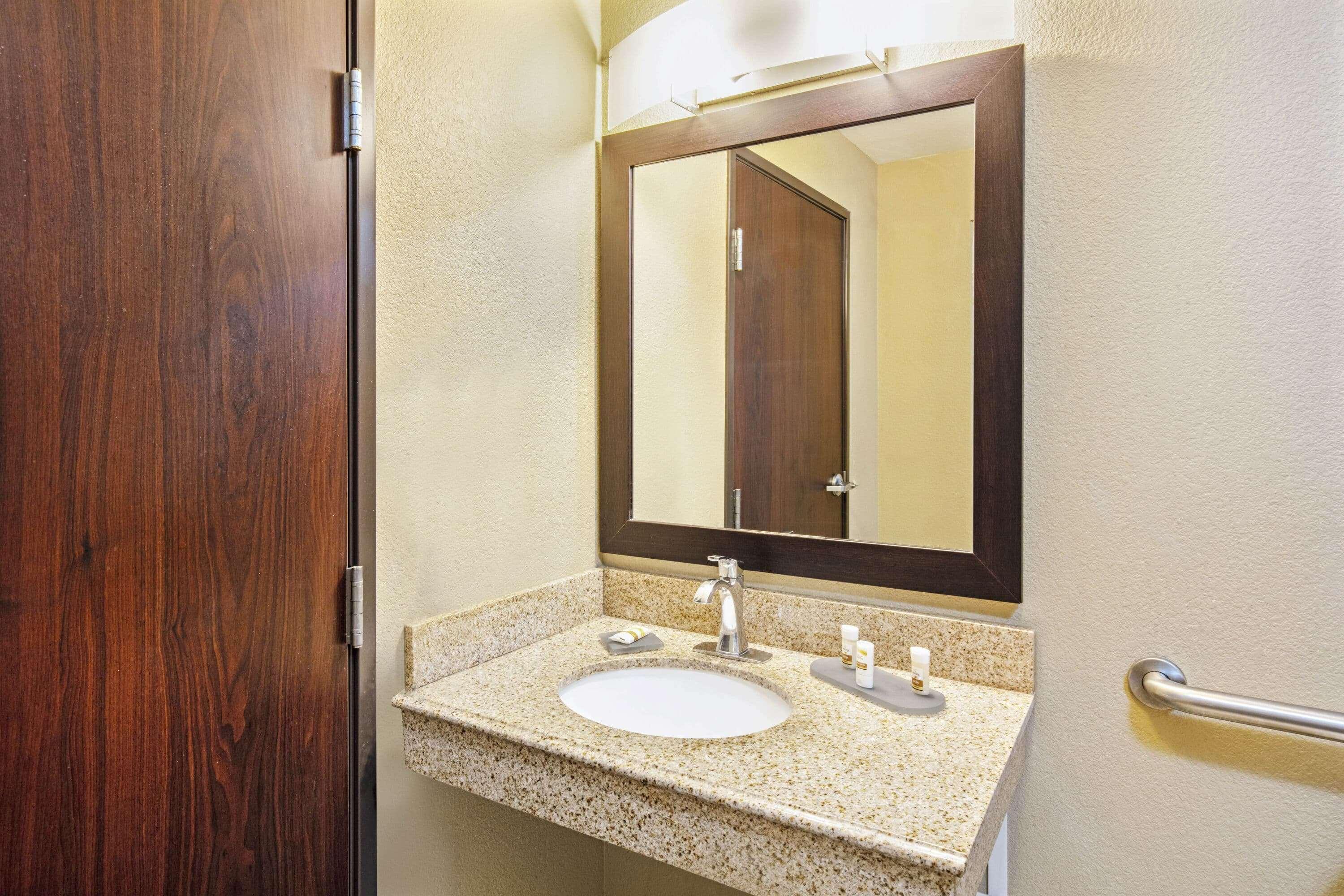 La Quinta Inn & Suites By Wyndham Lv Tropicana Stadium Las Vegas Ngoại thất bức ảnh